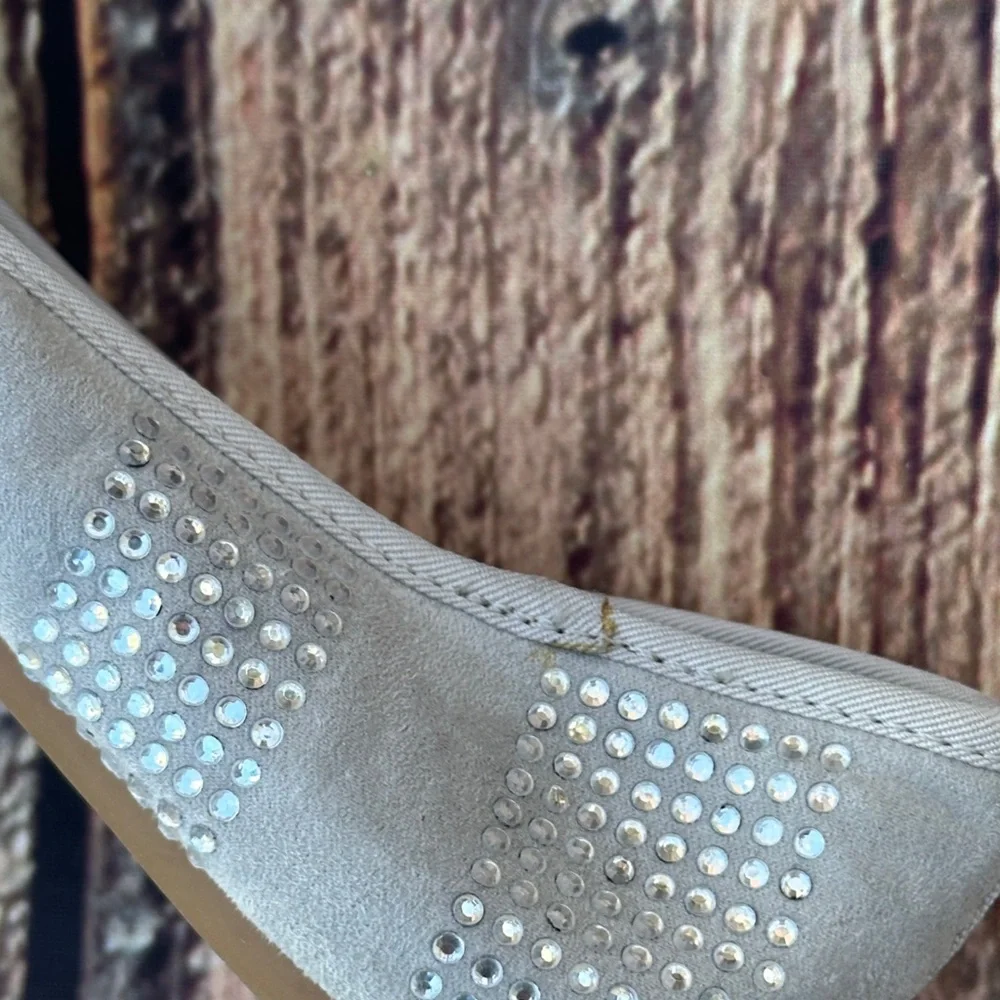 Elegant Gray Girls Flats